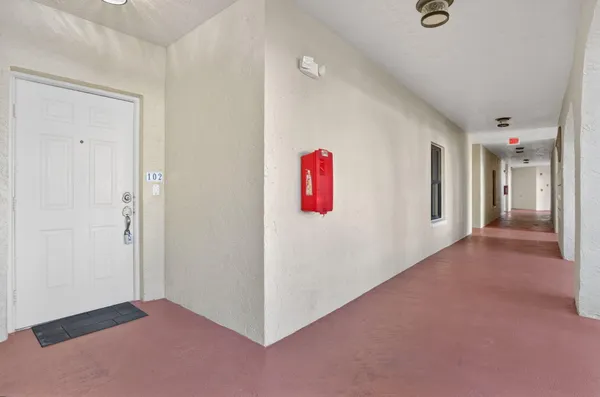 $385,000 | 800 Uno Lago Drive, Unit 102, Juno Beach, FL 33408