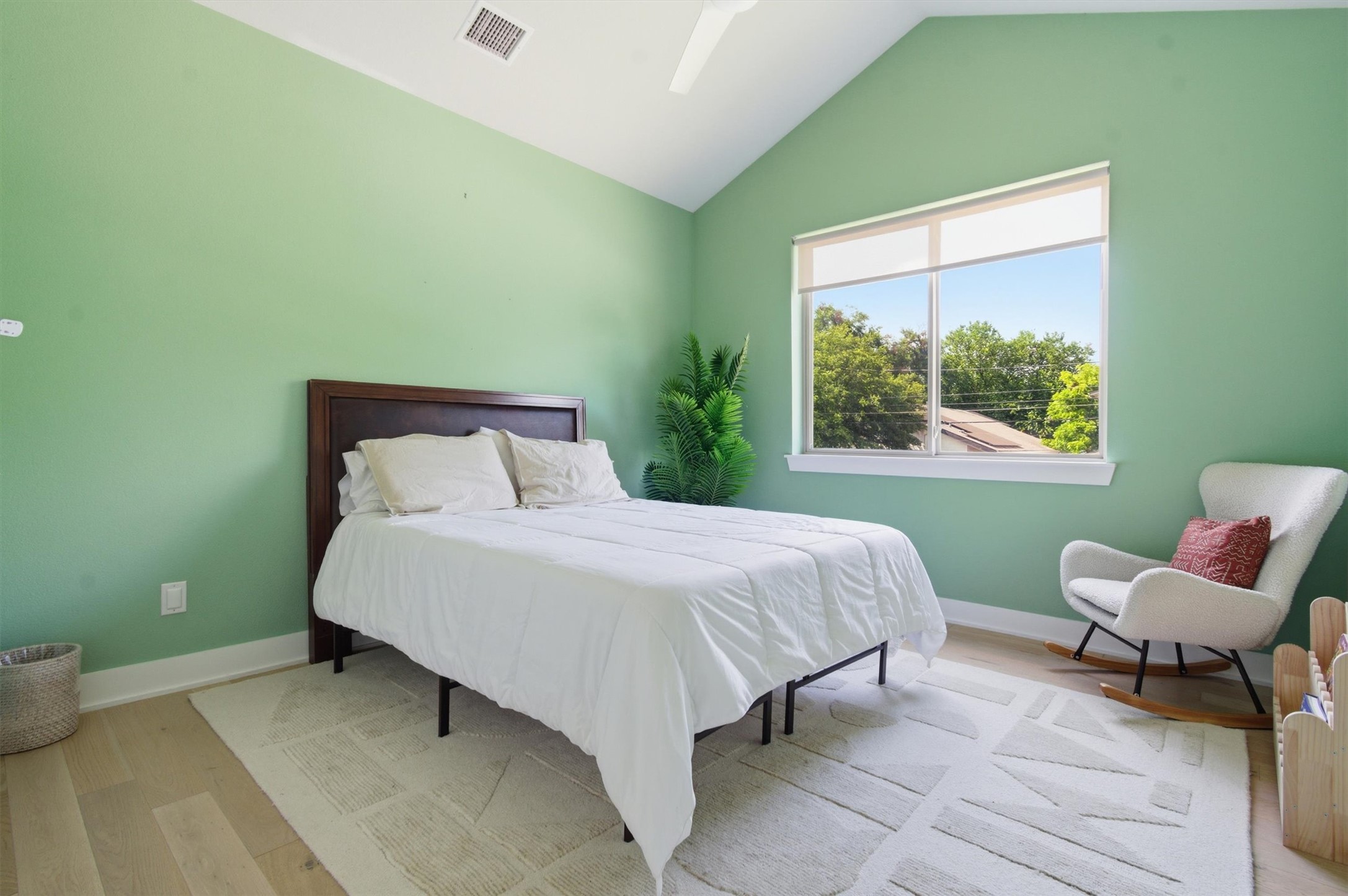 2710 Zaragosa Street, Unit A Austin, TX 78702 - Photo 20 of 29 Green Suite (Bedroom 2) - Junior primary with ensuite bathroom on second level. Bright and spacious.