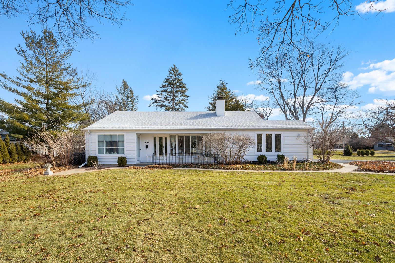 999 Sunset Road Geneva, IL 60134 - Photo 1 of 31