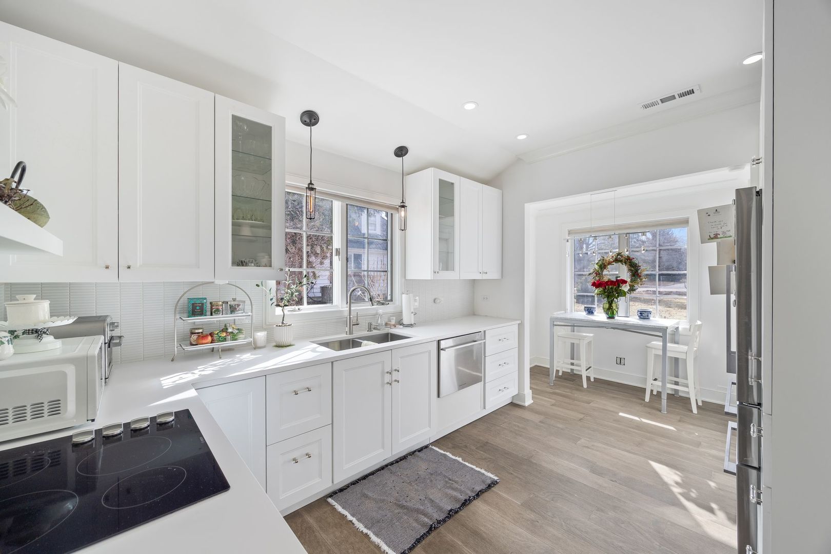 999 Sunset Road Geneva, IL 60134 - Photo 8 of 31