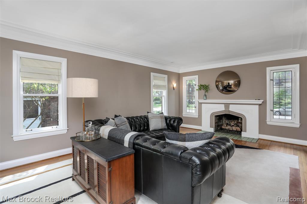11 Sylvan Avenue Pleasant Ridge, MI 48069 - Photo 8 of 51 Gallery Image 8