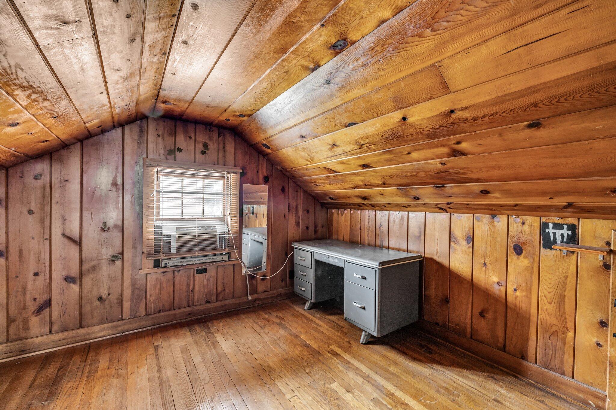 4315 Bennett Road Chattanooga, TN 37412 - Photo 21 of 34 Original Knotty Pine