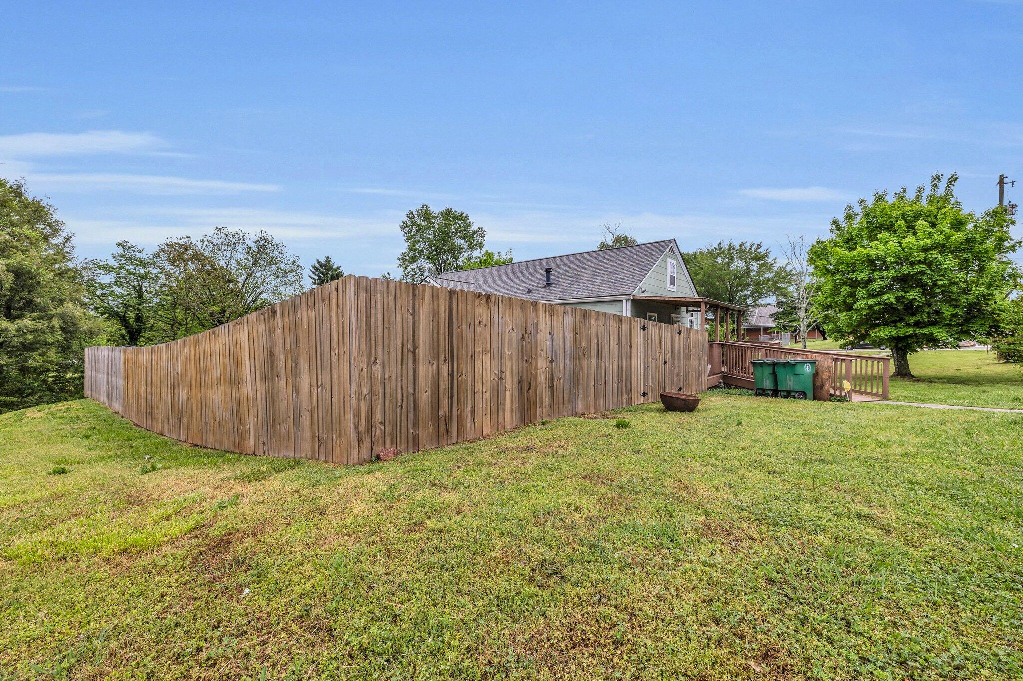 4315 Bennett Road Chattanooga, TN 37412 - Photo 24 of 34 Privacy fenced pool area