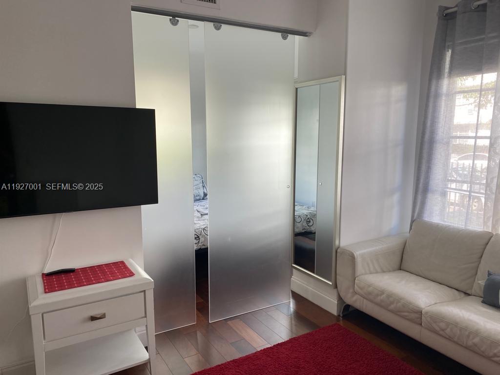 526 15th Street, Unit 2 Miami Beach, FL 33139 - Photo 2 of 11