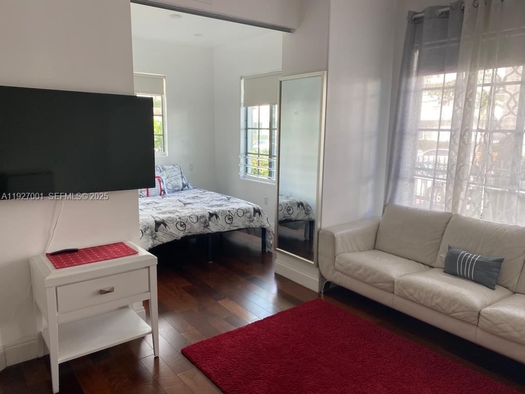 526 15th Street, Unit 2 Miami Beach, FL 33139 - Photo 8 of 11