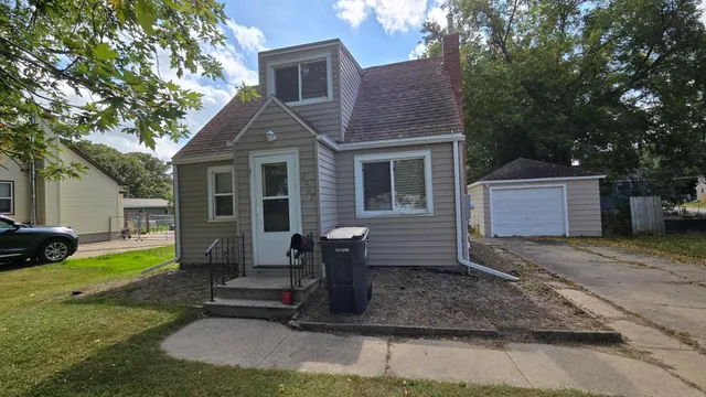 $120,000 | 2002 3rd Avenue Northeast, Austin, MN 55912