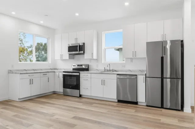 $2,795,000 | 490 Lado De Loma Drive, Unit 14, Vista, CA 92083