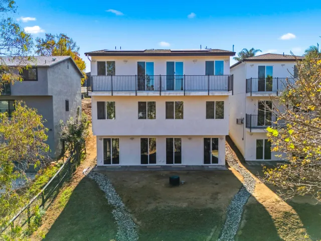 $2,795,000 | 490 Lado De Loma Drive, Unit 14, Vista, CA 92083
