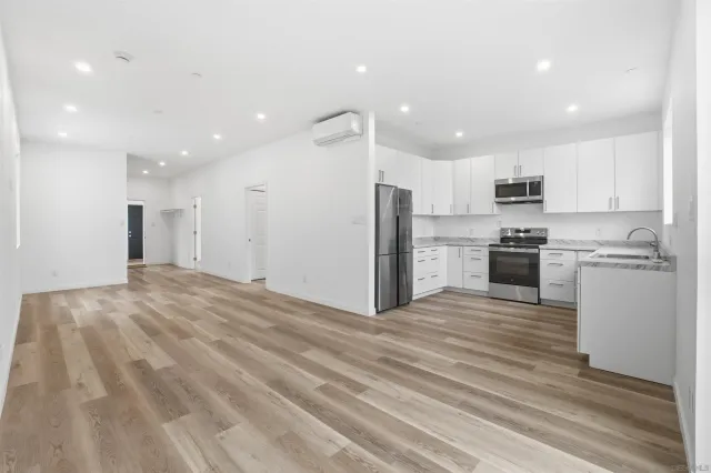 $2,795,000 | 490 Lado De Loma Drive, Unit 14, Vista, CA 92083