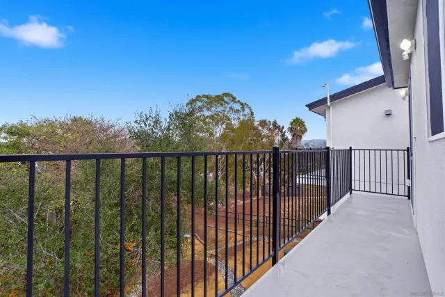 $2,795,000 | 490 Lado De Loma Drive, Unit 14, Vista, CA 92083