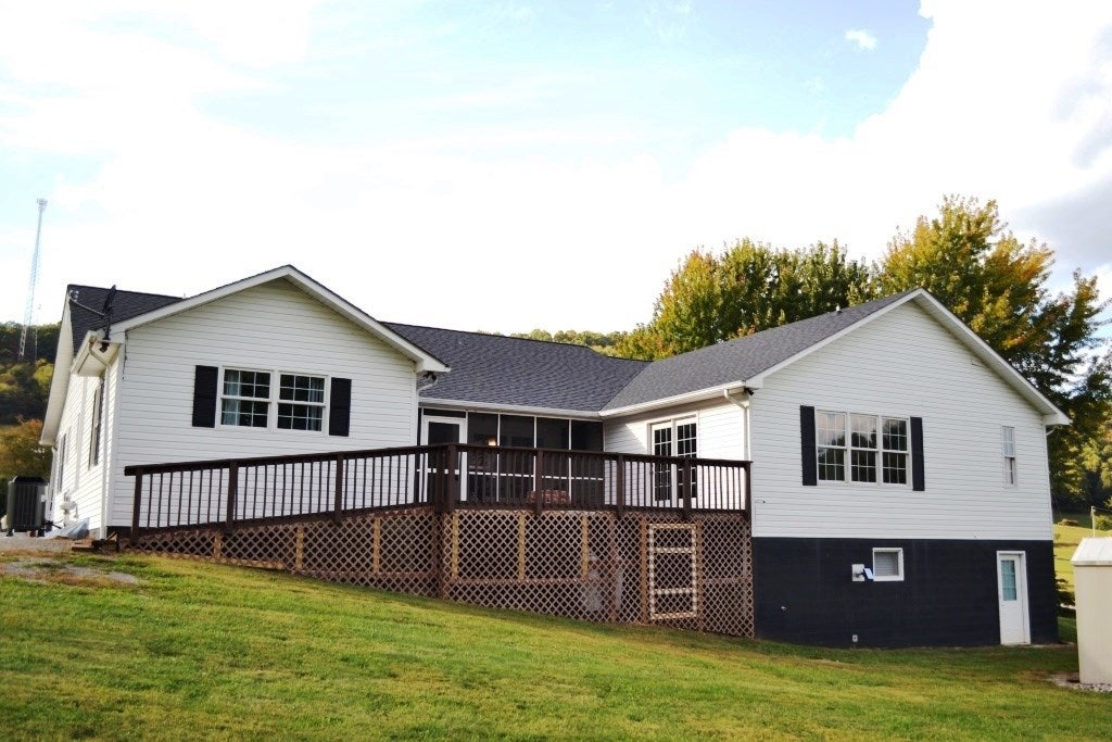 951 Country View Road Rural Retreat, VA 24368 - Photo 7 of 40 Gallery Image 7