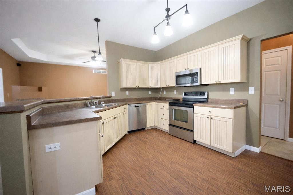 381 High Point Drive Edwardsville, IL 62025 - Photo 10 of 31