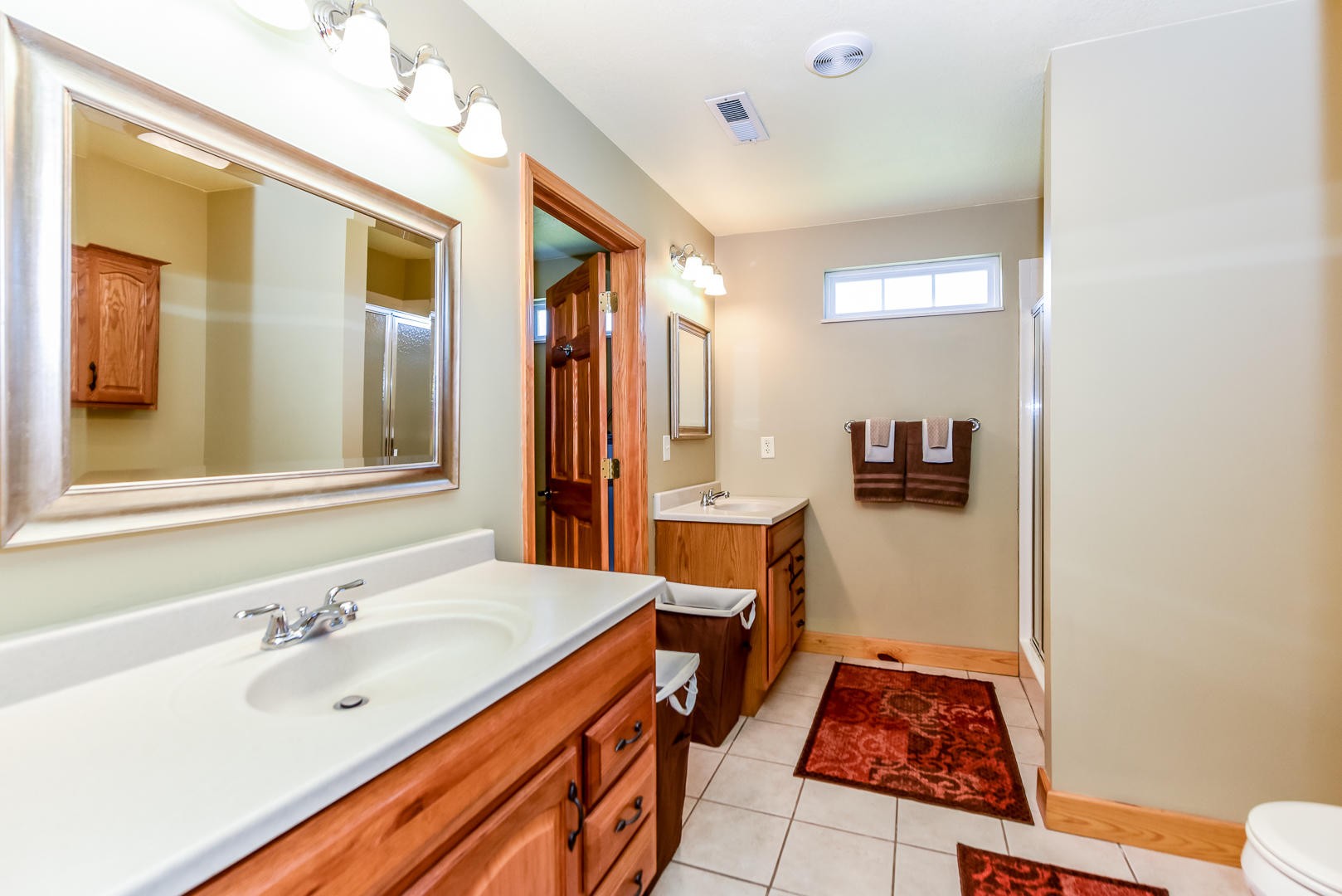 4575 Sunnyside Road Philadelphia, TN 37846 - Photo 23 of 33 a bathroom with a sink and a mirror