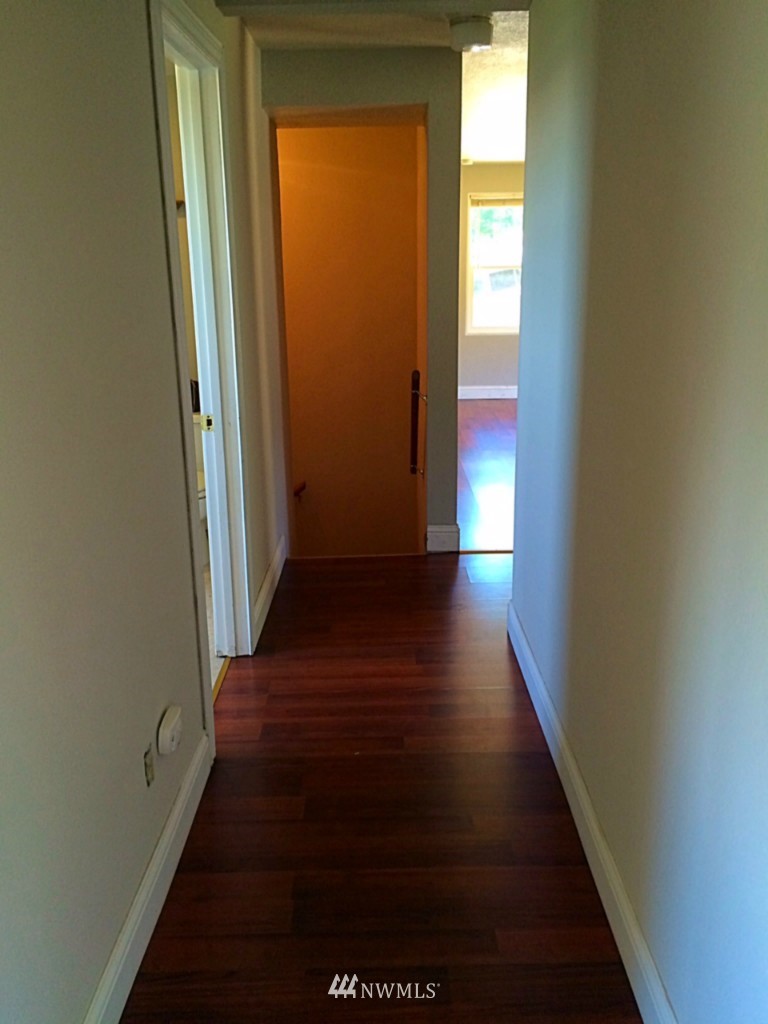 569 Bronson Place Northeast Renton, WA 98056 - Photo 14 of 20