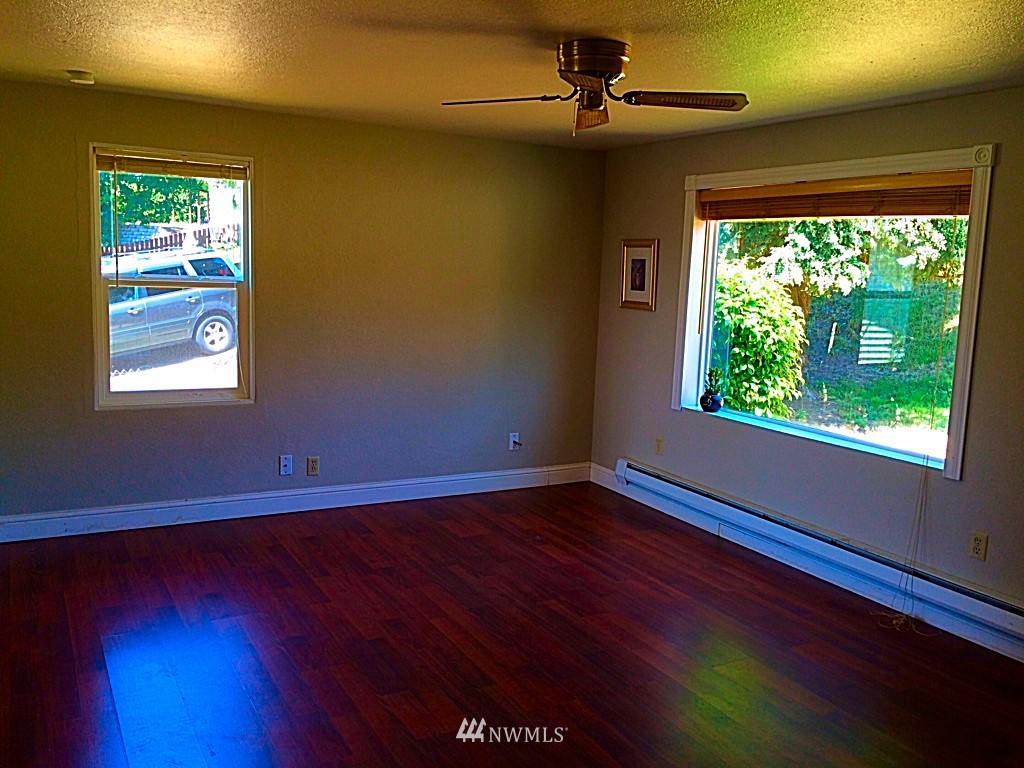 569 Bronson Place Northeast Renton, WA 98056 - Photo 10 of 20