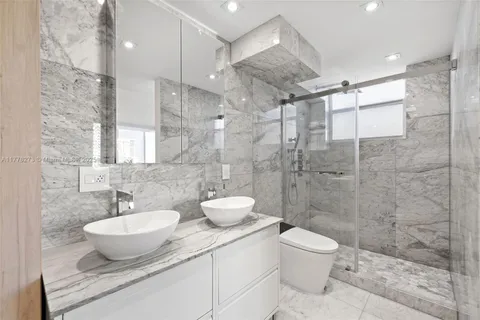 $550,000 | 1658 Bay Road, Unit 504, Miami Beach, FL 33139