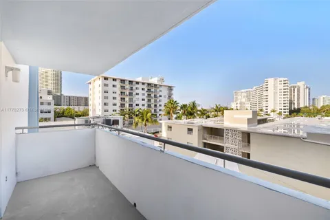 $550,000 | 1658 Bay Road, Unit 504, Miami Beach, FL 33139