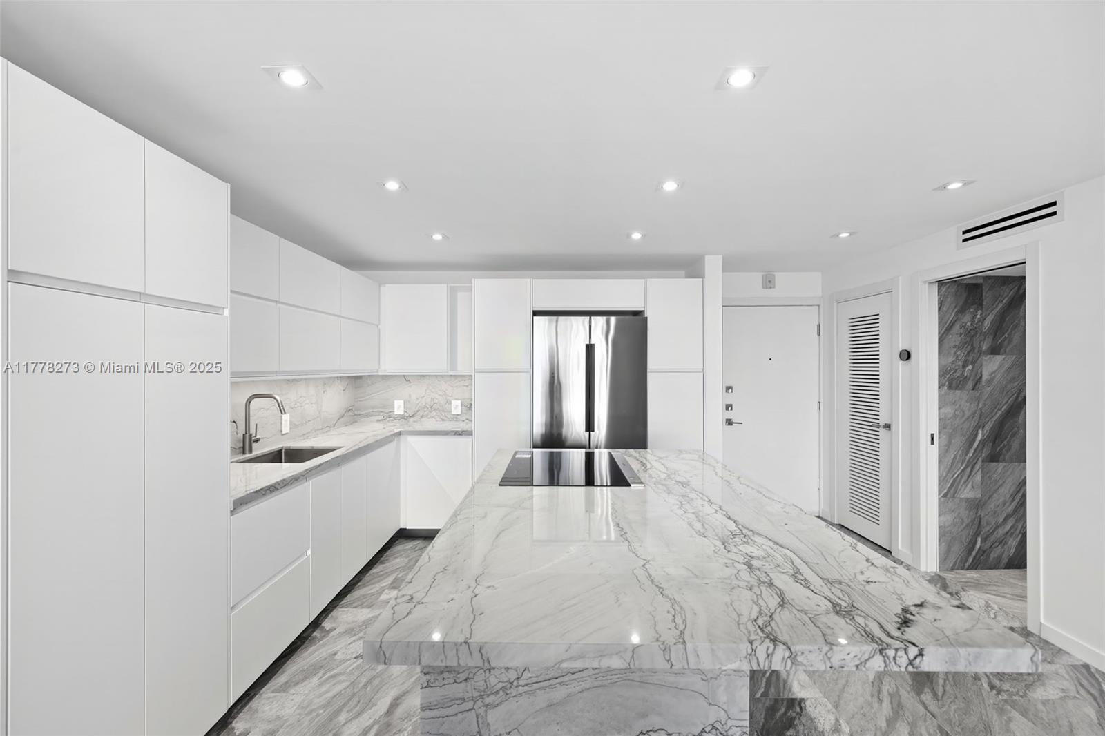 1658 Bay Road, Unit 504 Miami Beach, FL 33139 - Photo 2 of 18