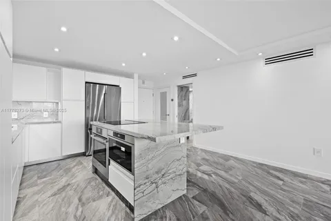 $550,000 | 1658 Bay Road, Unit 504, Miami Beach, FL 33139