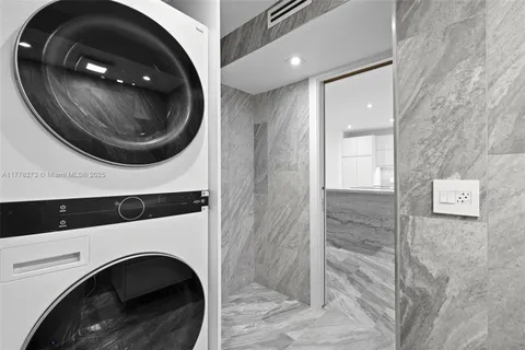 $550,000 | 1658 Bay Road, Unit 504, Miami Beach, FL 33139