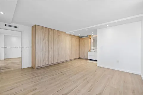 $550,000 | 1658 Bay Road, Unit 504, Miami Beach, FL 33139