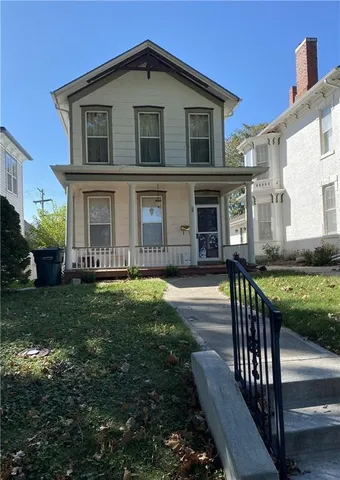 $169,500 | 313 North Esplanade Street, Leavenworth, KS 66048