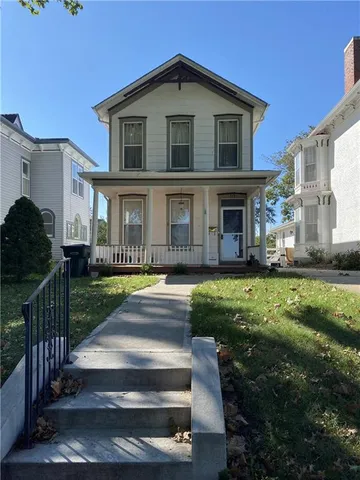 $169,500 | 313 North Esplanade Street, Leavenworth, KS 66048