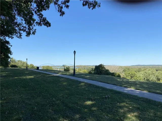 $169,500 | 313 North Esplanade Street, Leavenworth, KS 66048