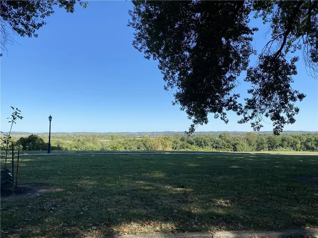 $169,500 | 313 North Esplanade Street, Leavenworth, KS 66048