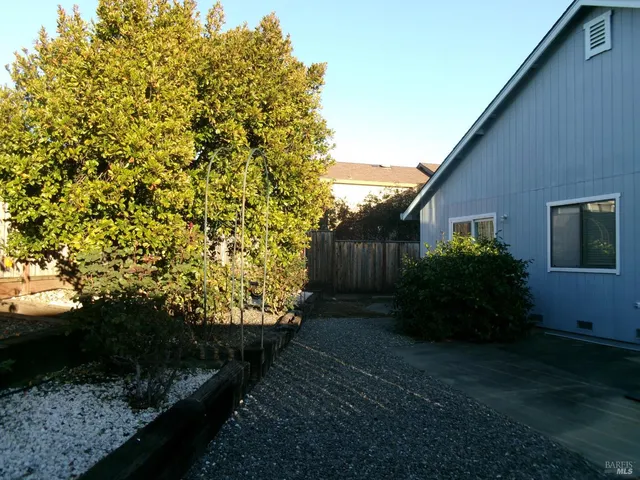 $810,000 | 9453 Jessica Drive, Windsor, CA 95492