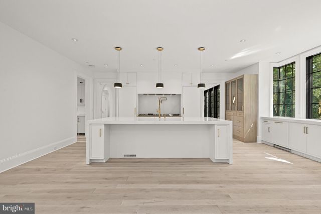 $6,879,000 | 6105 Kennedy Drive, Chevy Chase, MD 20815