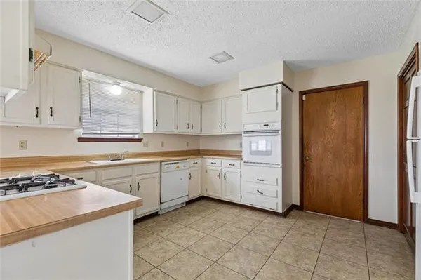 $299,000 | 4241 Beaune Drive, Kenner, LA 70065