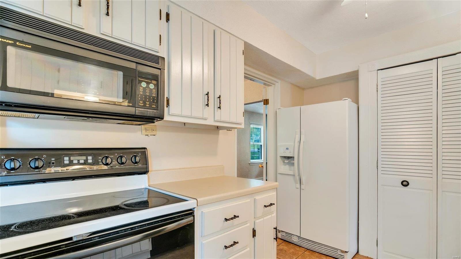 7240 MacKenzie Road St. Louis, MO 63123 - Photo 12 of 29 Gallery Image 12