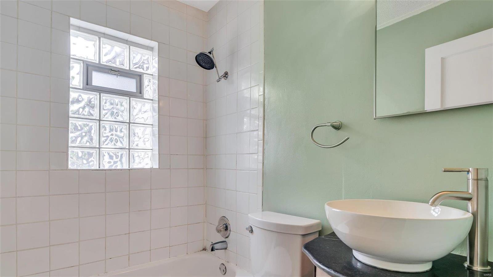 7240 MacKenzie Road St. Louis, MO 63123 - Photo 16 of 29 Gallery Image 16