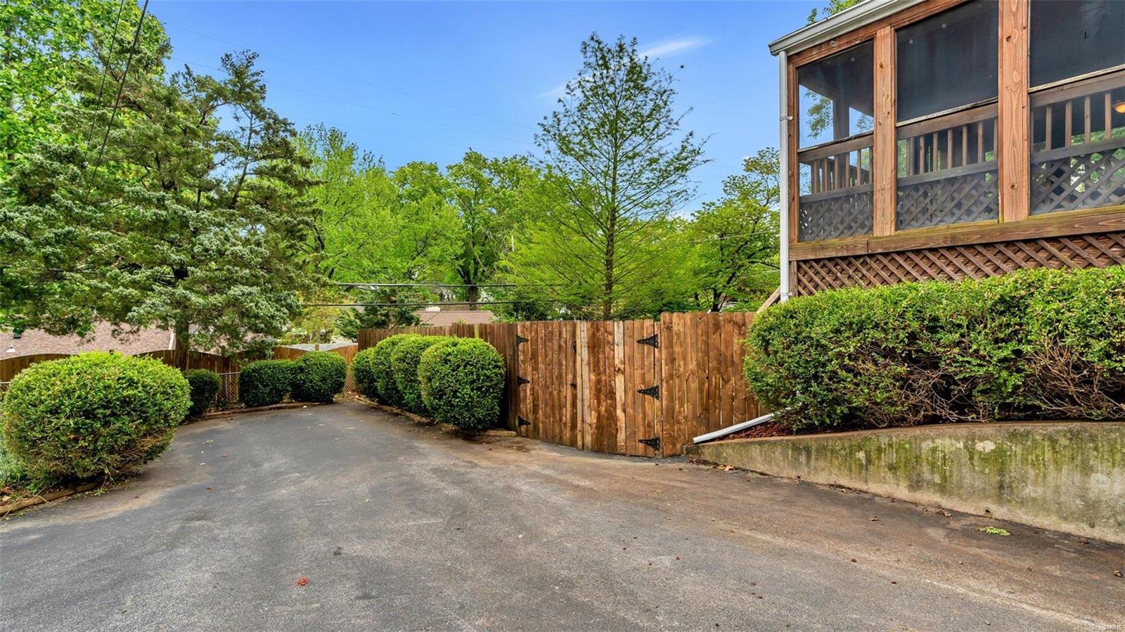 7240 MacKenzie Road St. Louis, MO 63123 - Photo 28 of 29 Gallery Image 28