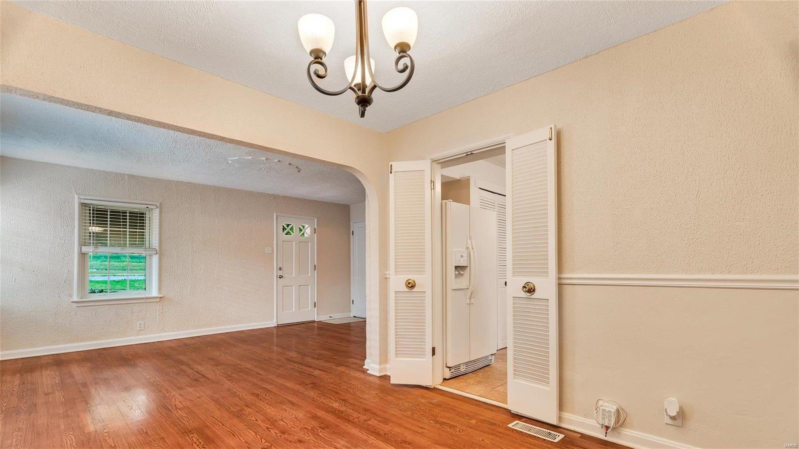 7240 MacKenzie Road St. Louis, MO 63123 - Photo 8 of 29 Gallery Image 8