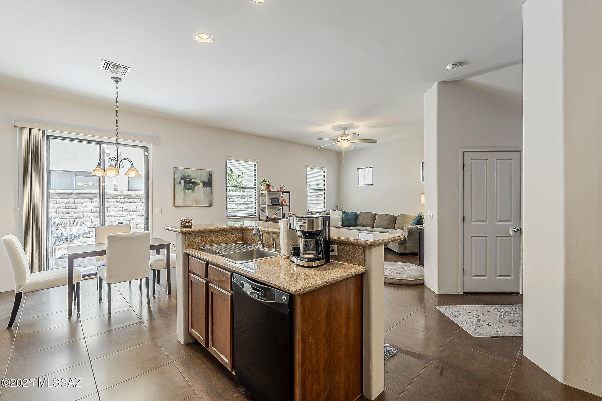 211 East Calderwood Road Tucson, AZ 85704 - Photo 14 of 41
