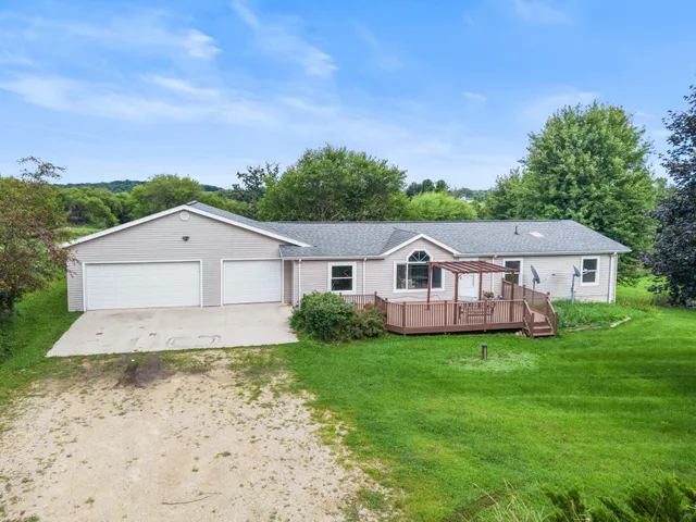 $649,000 | N3884 County Rd T T, Columbus, WI 53925