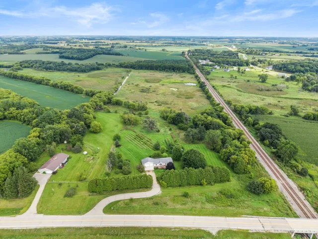 $649,000 | N3884 County Rd T T, Columbus, WI 53925