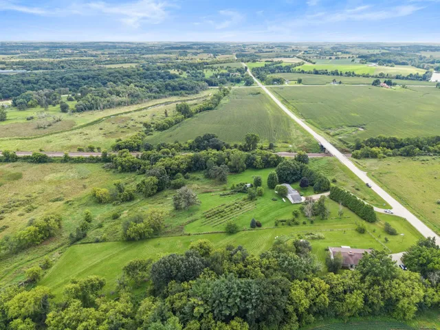 $649,000 | N3884 County Rd T T, Columbus, WI 53925
