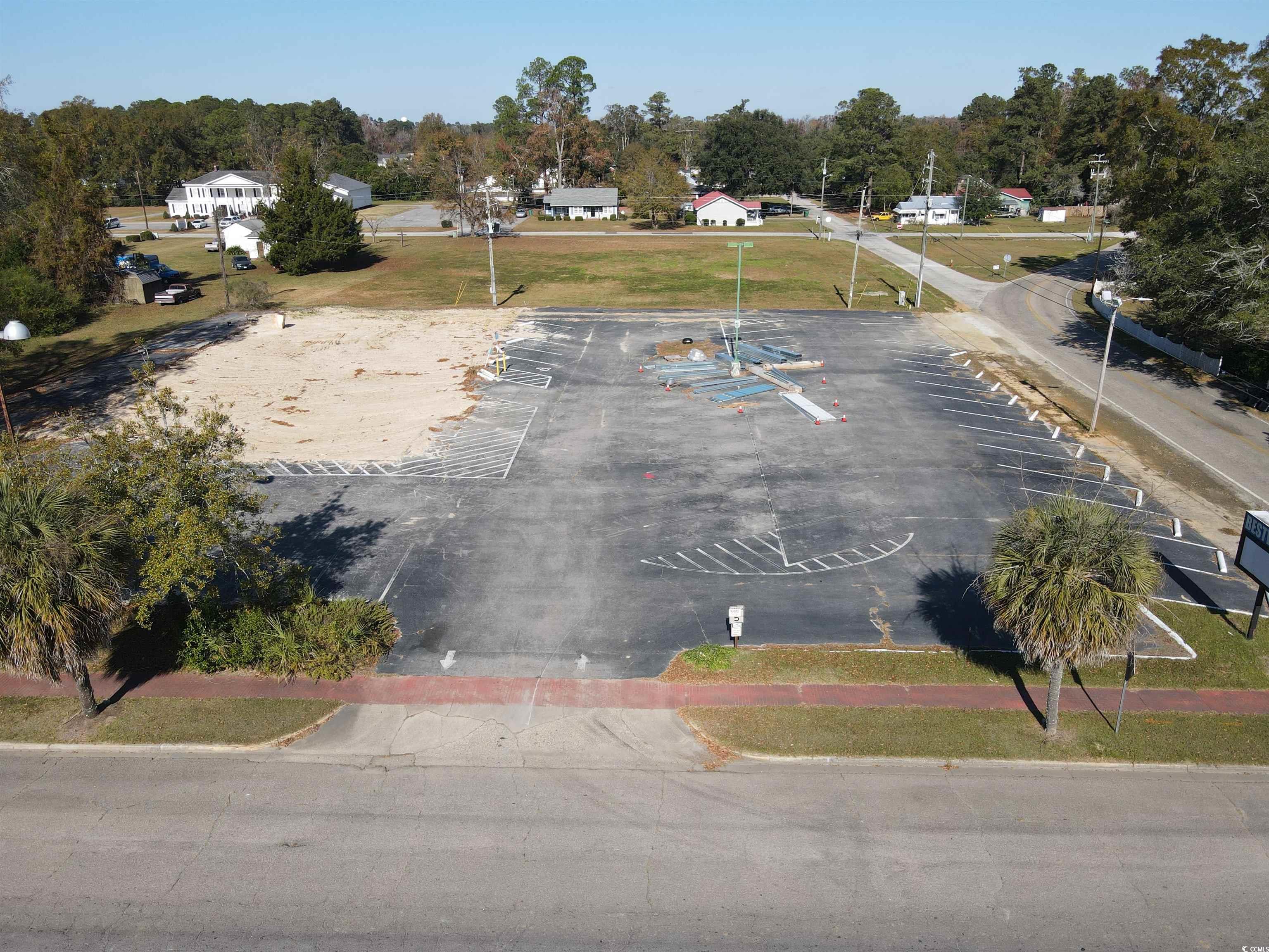 312 East Broad Street Hemingway, SC 29554 - Photo 9 of 25 View of parking