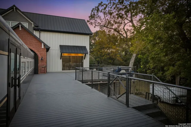 $1,395,000 | 20053 Scenic Loop Road, Helotes, TX 78023