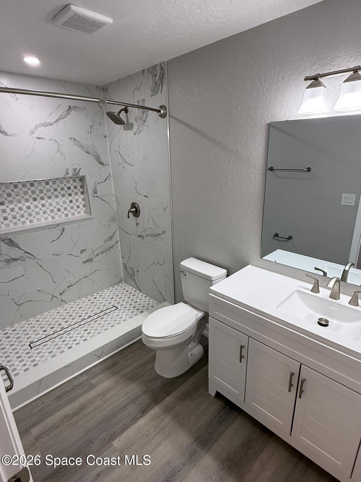2839 Colbert Circle Melbourne, FL 32901 - Photo 15 of 27 Primary Bath