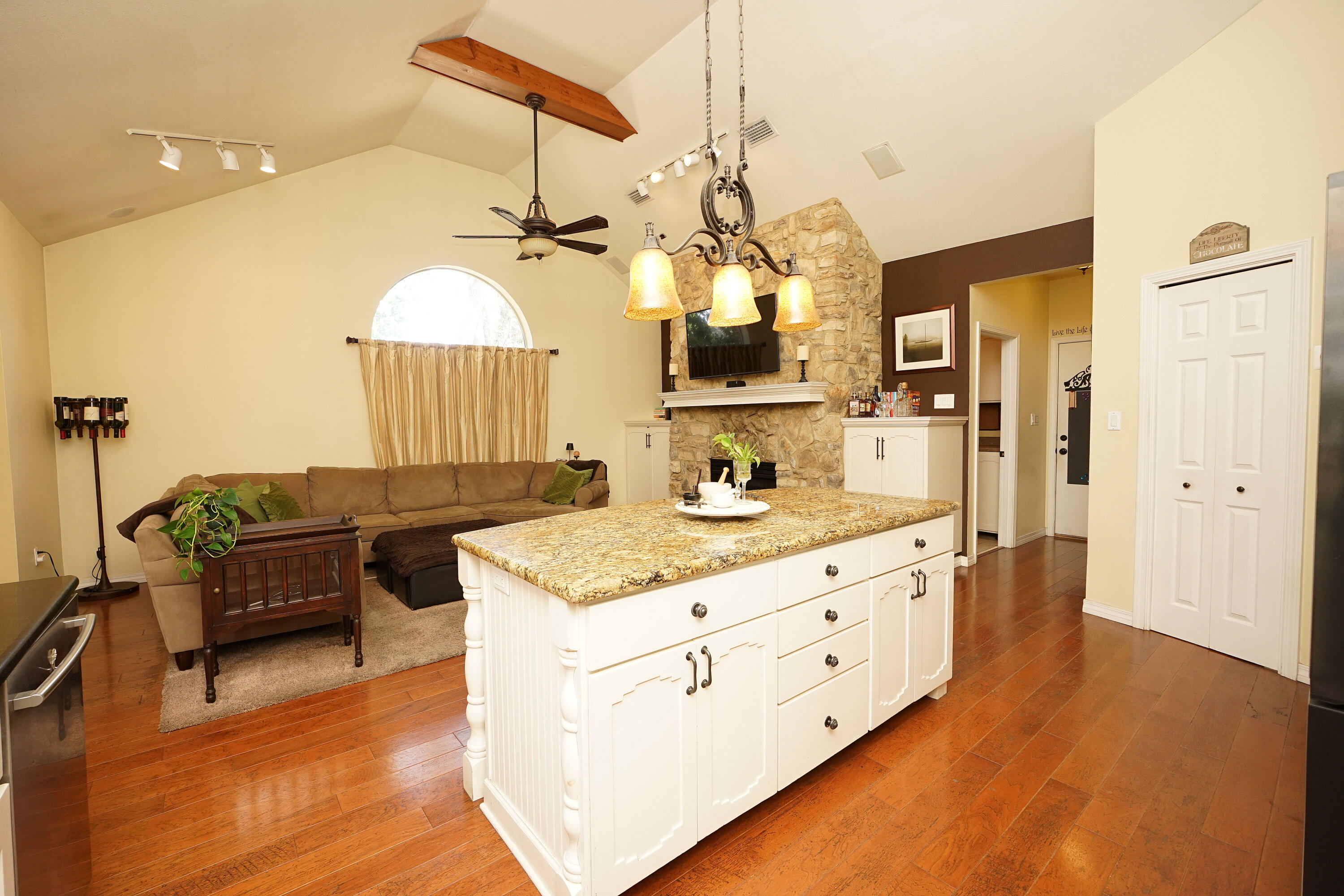 941 Ruckel Drive Niceville, FL 32578 - Photo 23 of 57 a room with kitchen island granite countertop lots of counter top space