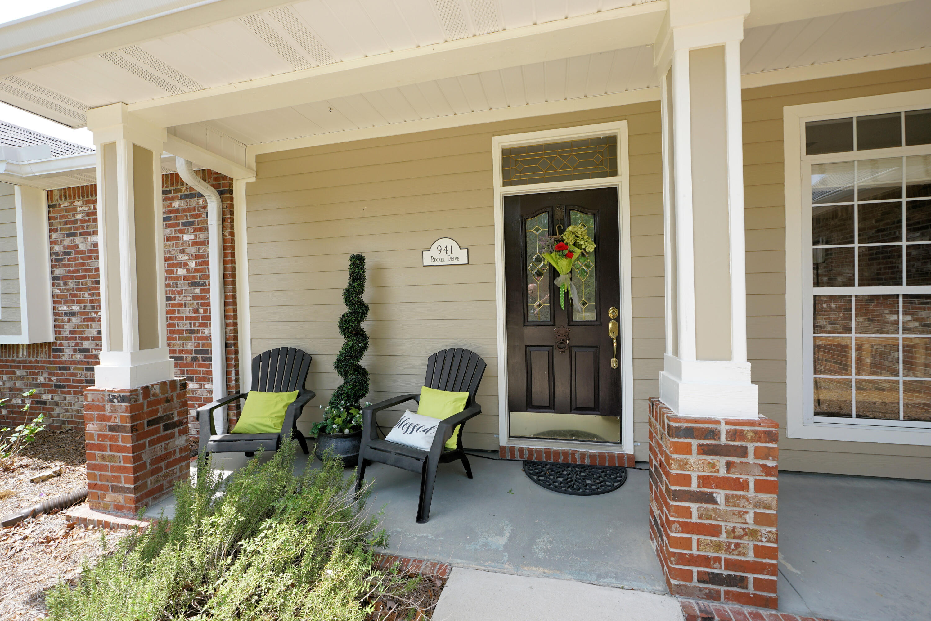 941 Ruckel Drive Niceville, FL 32578 - Photo 4 of 57 941RuckelFrt6