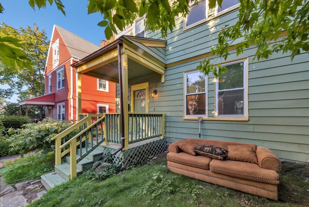 5 Murdock Terrace Boston, MA 02135 - Photo 4 of 26