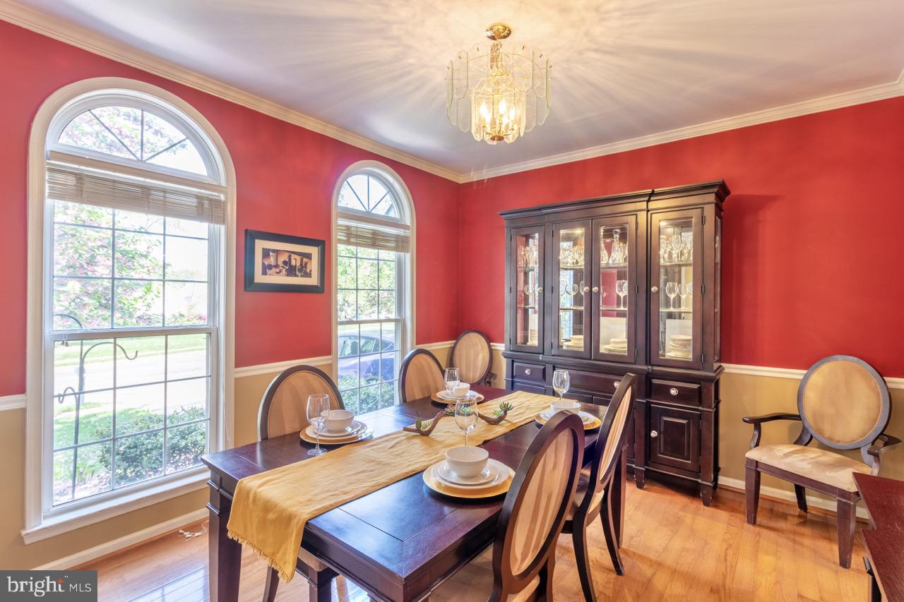 8901 Mountain Ash Drive Springfield, VA 22153 - Photo 27 of 49 Dinning room