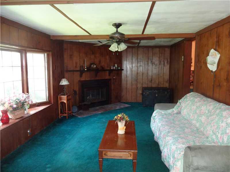 109 Ridge Road Monongahela, PA 15063 - Photo 4 of 12 Living Room.