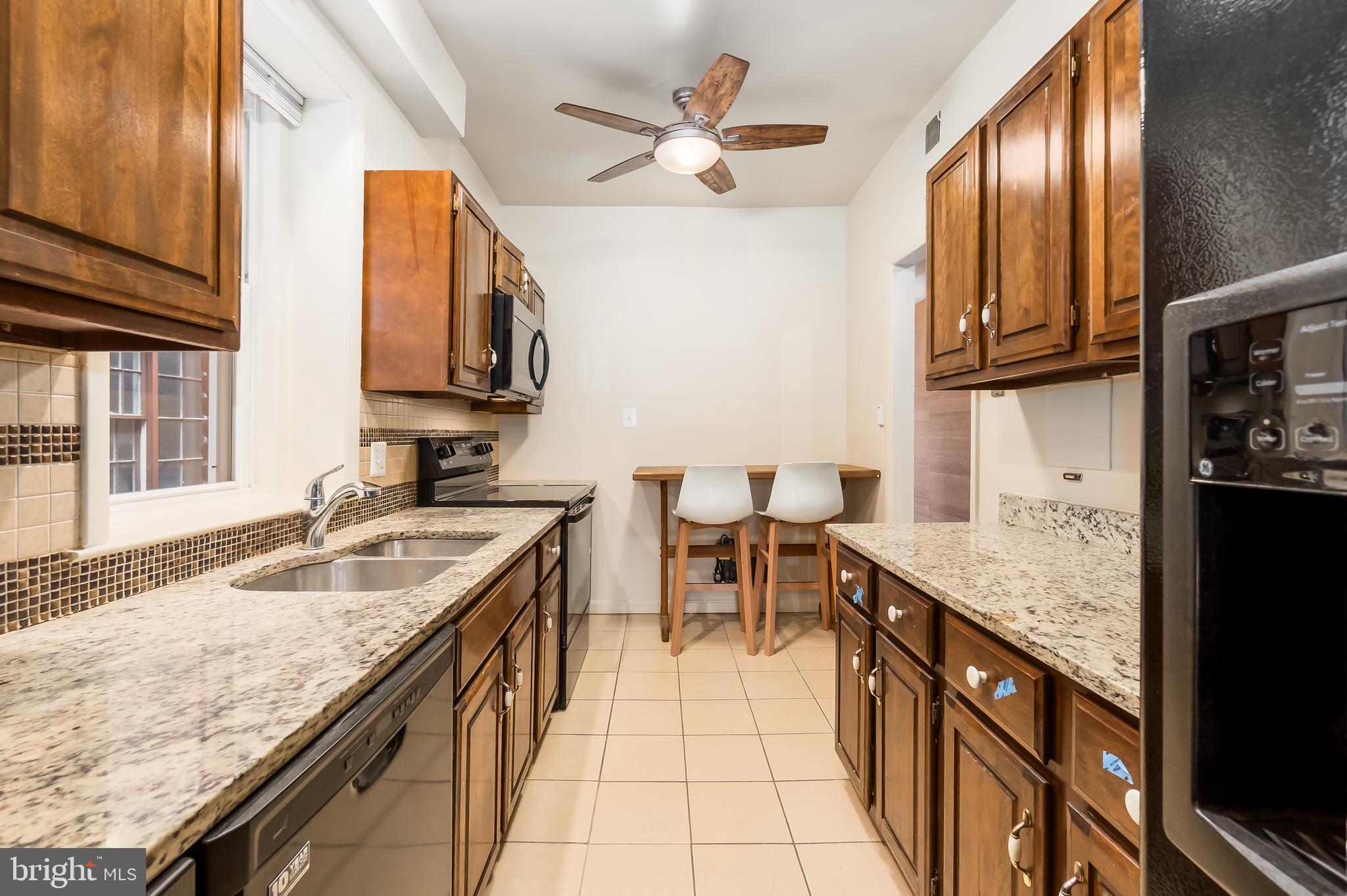 127 11th Street Northeast, Unit C Washington, DC 20002 - Photo 6 of 39 Kitchen