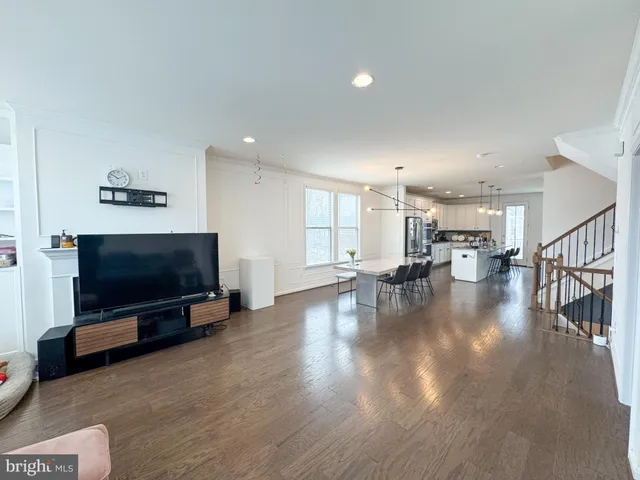 $3,600 | 42462 Dogwood Glen Square, Sterling, VA 20166